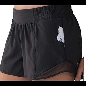 Lululemon Hotty Hot shorts Sz 2